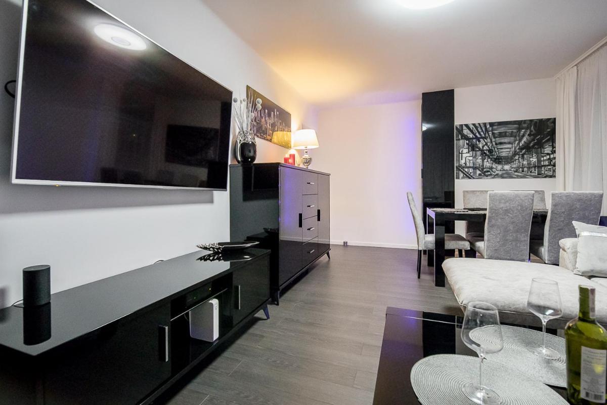 Ferienwohnung Nowoczesny Apartament - Saska Kepa Warschau Exterior foto